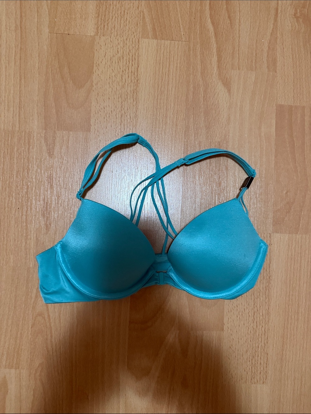 Victoria’s Secret Turquoise Push-Up Bra NWT Size 32B Strappy Back
